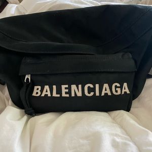 Black Balenciaga belt bag in Hreat condition. No stains or rips.